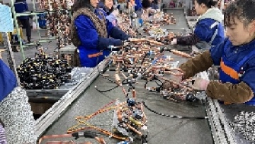 Four-way valve plate assembly