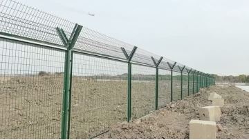 airport fencing