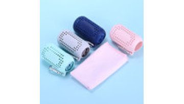 Custom Logo Quick Dry Absorbent Colorful Sports Gym Mini Microfiber Towel with Silicone Packing Bag1