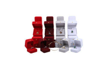 Hanhong wholesale custom solid color luxury velvet jewelry packaging box necklace bracelet stud earrings ring jewelry box1