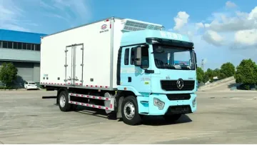 Factory Direct Shacman 4X2 6.8m 270HP Automatic Refrigerated Truck1