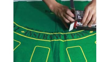 100pcs poker chips in paperbox.mp4