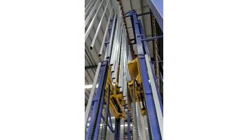 Aluminum surface cleaning brush