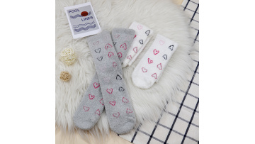 heart feather yarn socks 