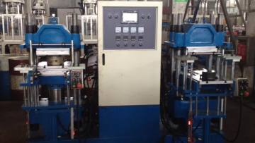 Rubber keychain machine