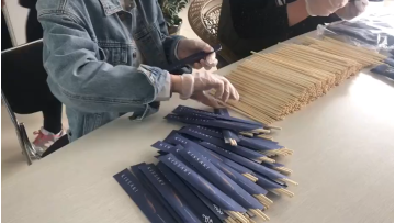 Smooth and good-looking, good quality disposable bamboo stick1