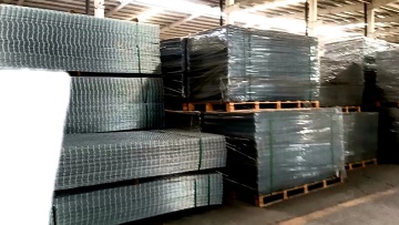 Custom Hot Dipped Galvanized PVC Coated 1x1 2x2 3x3 4x4 5x5 6 gauge welded wire mesh fence panels in 12 gauge for Construction1