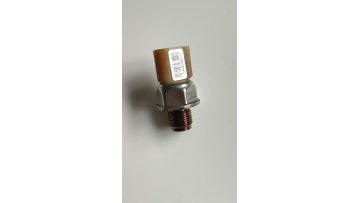 85PP26-93Common Rail Pressure Sensor