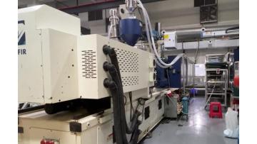 High speed injection molding machine clean room