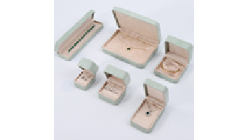 Hanhong wholesale green microfiber jewelry packaging earrings necklace jewellery box luxury bracelet rings velvet jewelry box1