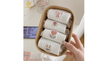 Korean version cartoon letter tube socks embroidered pink college style