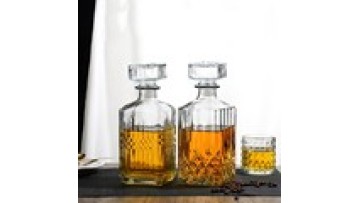 750ml 500ml Manufacturer customized high-quality whisky glass transparent custom wine bottle1