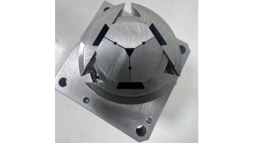 Petal structure injection mold design473