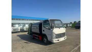 Professional-Grade Kama 4X2 5cbm Refuse Compaction Truck1