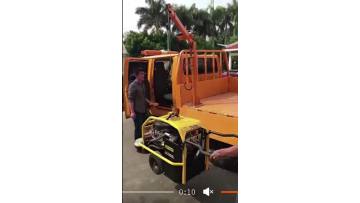 mini car lifting crane application.mp4