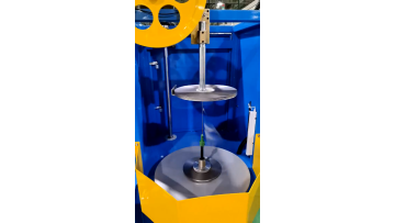 The motor-driven traction is synchronized with the main unit speed, ensuring stable linear speed, uniform paper wrapping pitch, and a wide pitch adjustment range to meet the requirements of 1-12mm wire diameter.