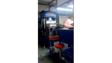 Compression molding workshop