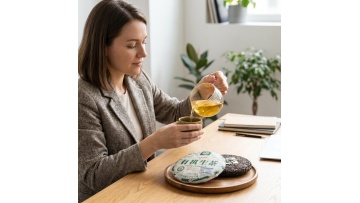 100g Mini Organic Raw Puer Tea Cake from Ancient Arbor Trees in Mengku Big Snow Mountain Forest