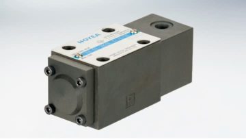 Manual directional control valve