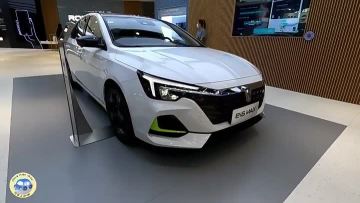 Luxury four-wheel electric vehicle Roewe Ei6 Max