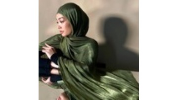 Newest Lady Smooth Soft Turbans Scarves Shiny Hijab Crinkle Shawl Glitter Plain Shimmer Muslim Women Scarf1