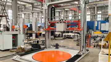 wrapping and strapping machine