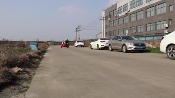 Three-wheeled motorcycle ride