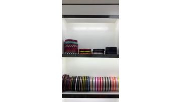 Intermediate color webbing