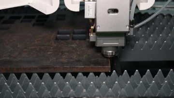 16mm carbon steel laser cutting.mp4