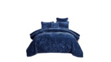 Soft Velvet Quilt Set With 2 Shams Bedspread Unique Pattern Stitching Design For All Season1