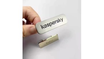 Metal tag for handbag