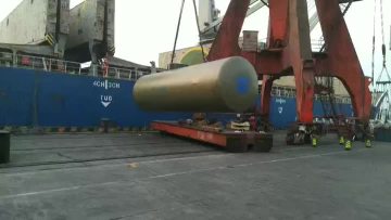 fuel tank (28)