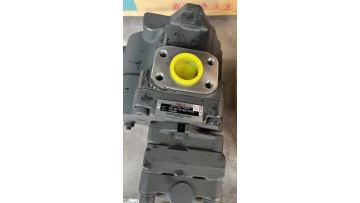 Kubota 20 Nachi-Fujikoshi Original Hydraulic Pump PVD-0B-18