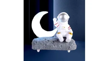 Compact Astronaut Mini Bass Speaker with Vibrant LED Lights1