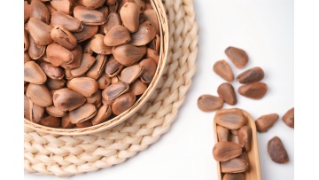 160g Organic Open Pine Nuts2