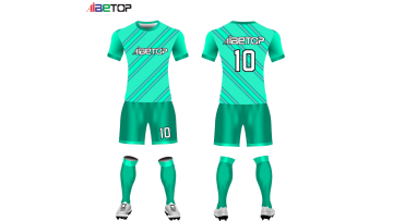 soccer clothes for men
