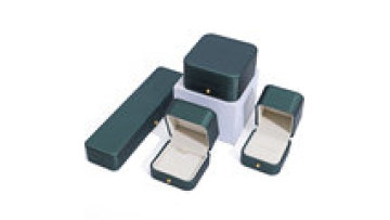 Hanhong factory wholesale custom green PU leather jewelry packaging box wedding necklace gift box earrings ring jewelry box1