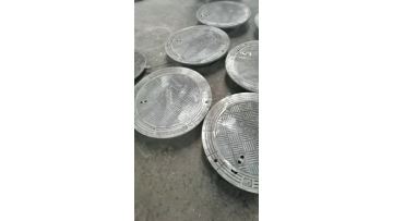 Anti-setting cast iron manhole cover