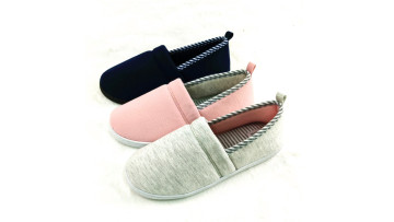 WB07 slipper front view