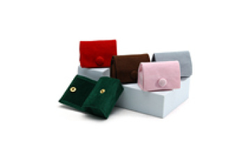 Hanhong wholesale custom new velvet jewelry packaging box candy color luxury storage box stud earrings necklace ring jewelry box1