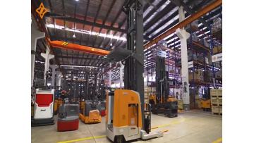 RRE15 Double deep reach truck