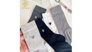 Korean version of Little Bee embroidery mid tube socks with vertical stripes stacked socks, boneless