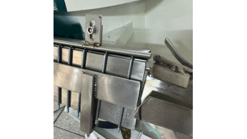 Precision Plastic Hanger Machine