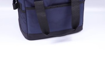 18L Large Cooler Oxford Cloth Waterproof Bag Thickened Car Ice Bag Outdoor Insulation Picnic Beer Cola Bottle Cooler Coat Bags1