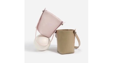  Genuine Leather Women's Cosmetic Case