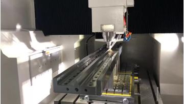Melt Blown Machine  Spinneret Processing.mp4