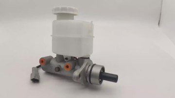 Auto Parts OEM MR475274 Brake Master Cylinder FOR MITSUBISHI1