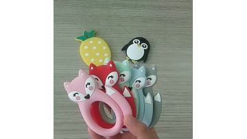 silicone fox teether.mp4