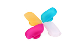 Popular  LFGB approved silicone travel toothbrush holder with cover1