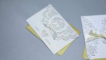 Laser Cut Lace Wedding Invitation Cards Design Custom Luxury Wedding Cards with Envelopes and Ribbon1